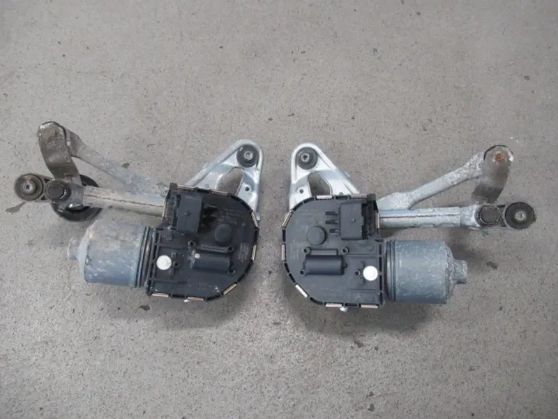 Wischermotor vorne