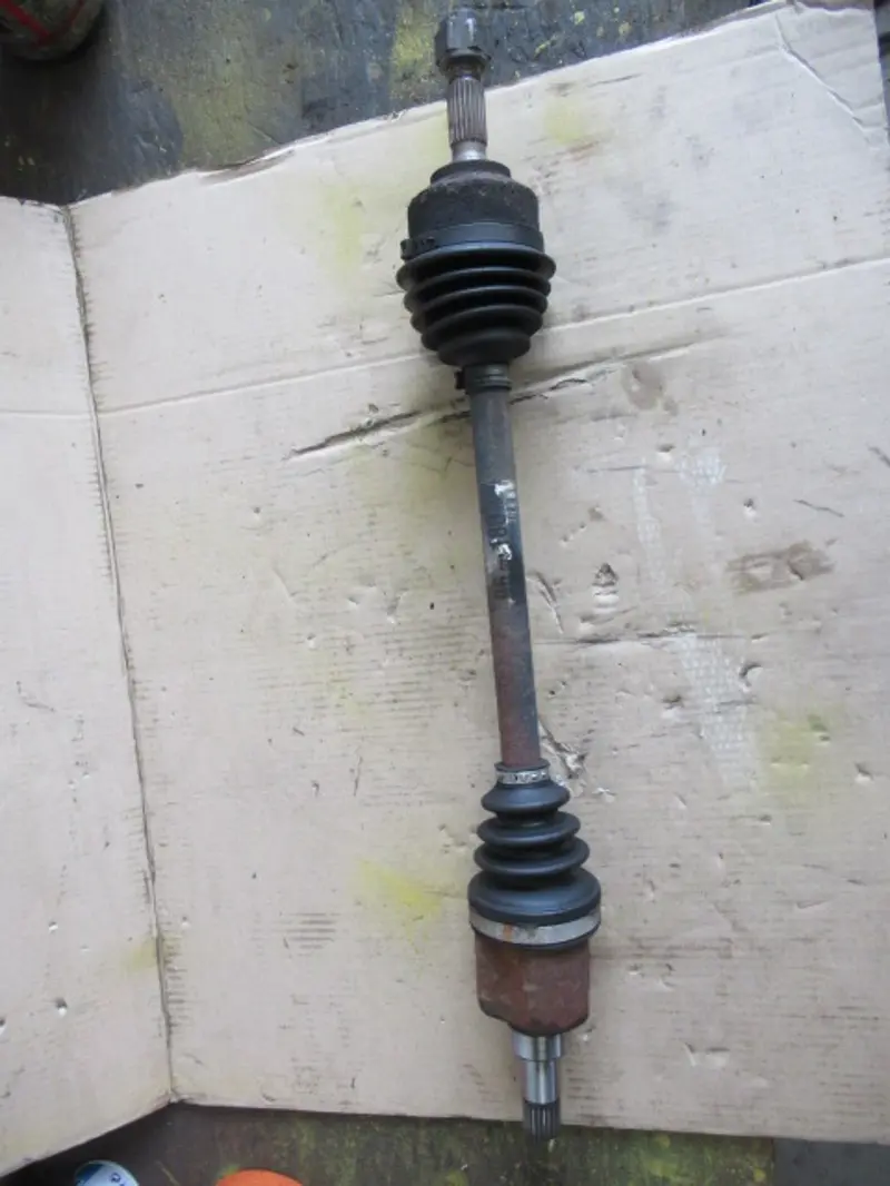 Arbre de transmission avant gauche