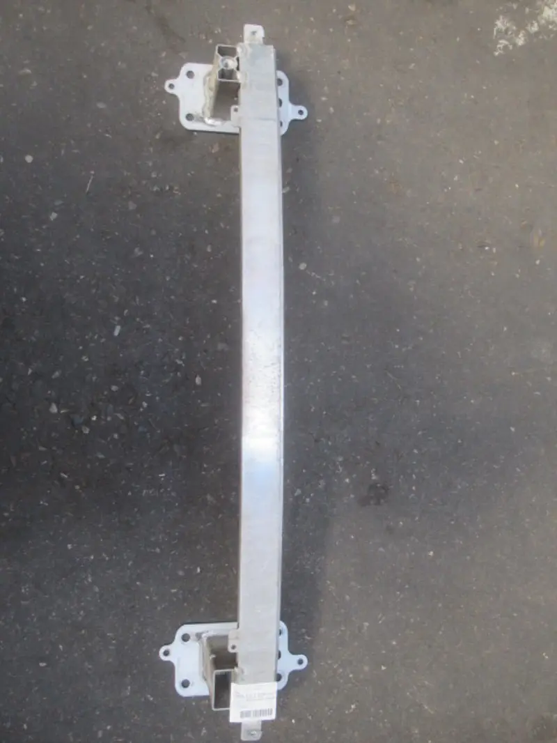 Stossstangenhalter vorne