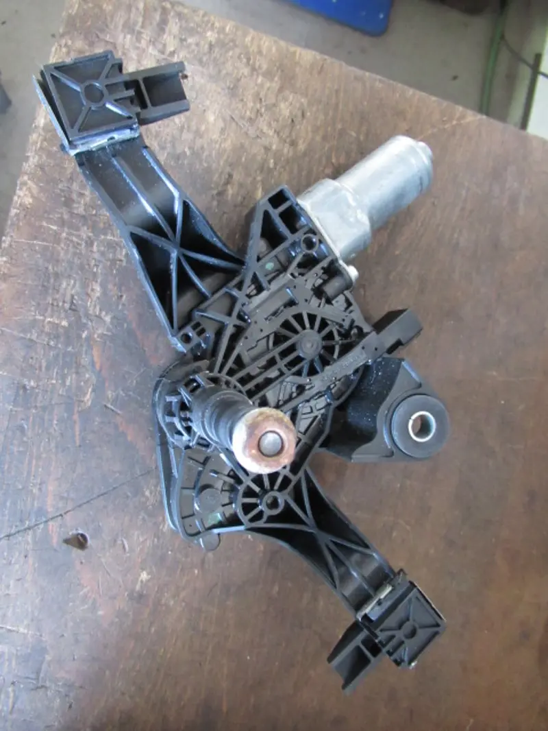 Wischermotor hinten