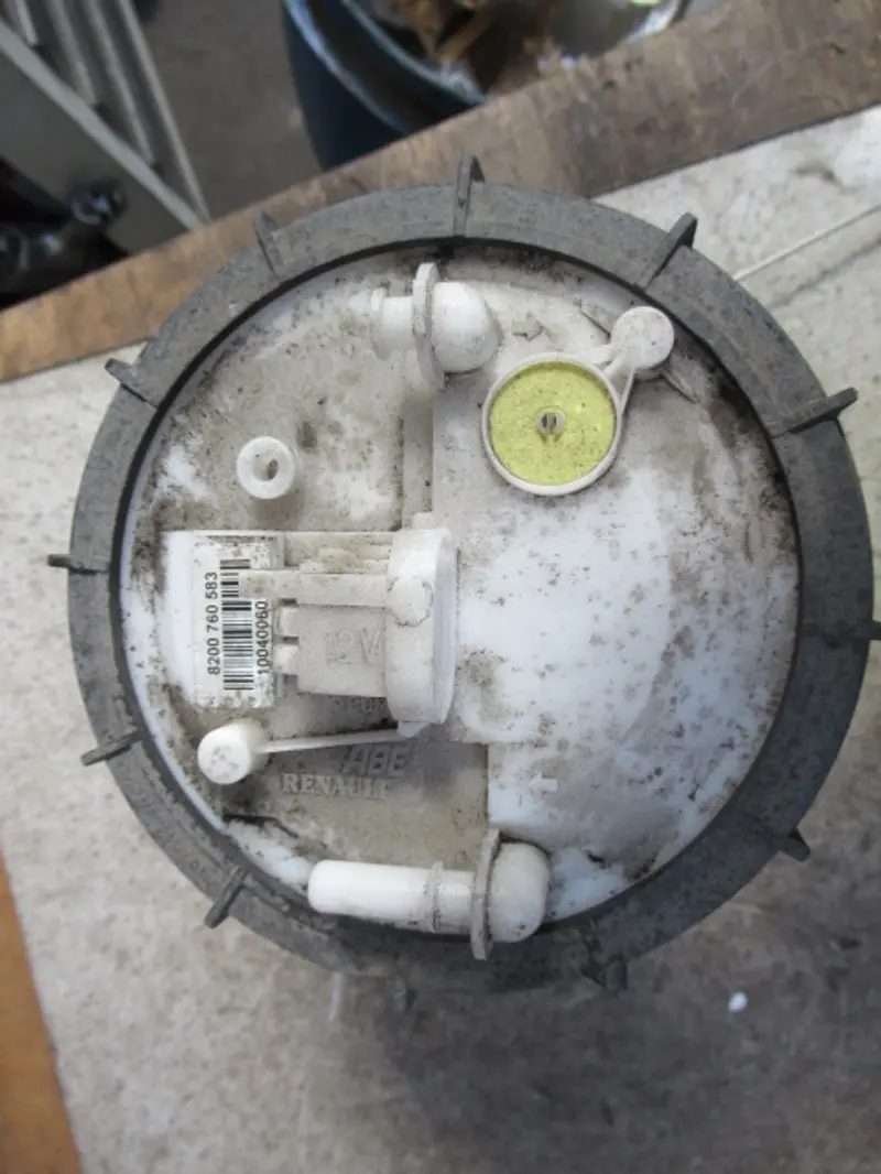 Pompe à essence électrique