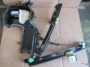 Fensterheber vorne links