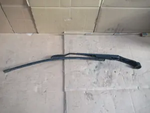 Wischerarm vorne links