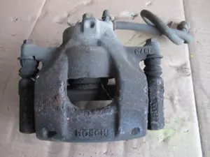 Bremszange vorne links