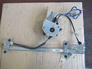 Fensterheber vorne links