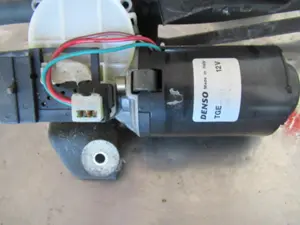 Wischermotor vorne