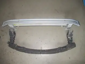 Stossstangenhalter vorne