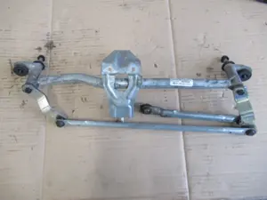 Tringlerie essuie-glace avant