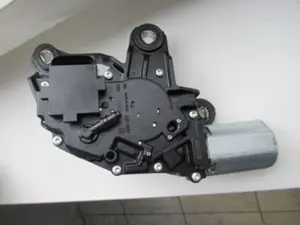 Moteur essuie-glace arrière