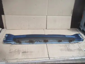 Stossstangenhalter vorne