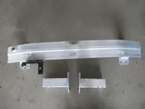 Stossstangenhalter vorne