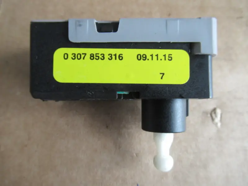 Scheinwerfermotor