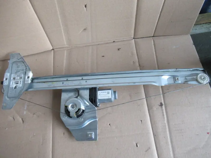 Fensterheber vorne links