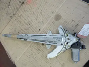 Lève-vitre avant gauche