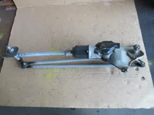 Moteur essuie-glace avant