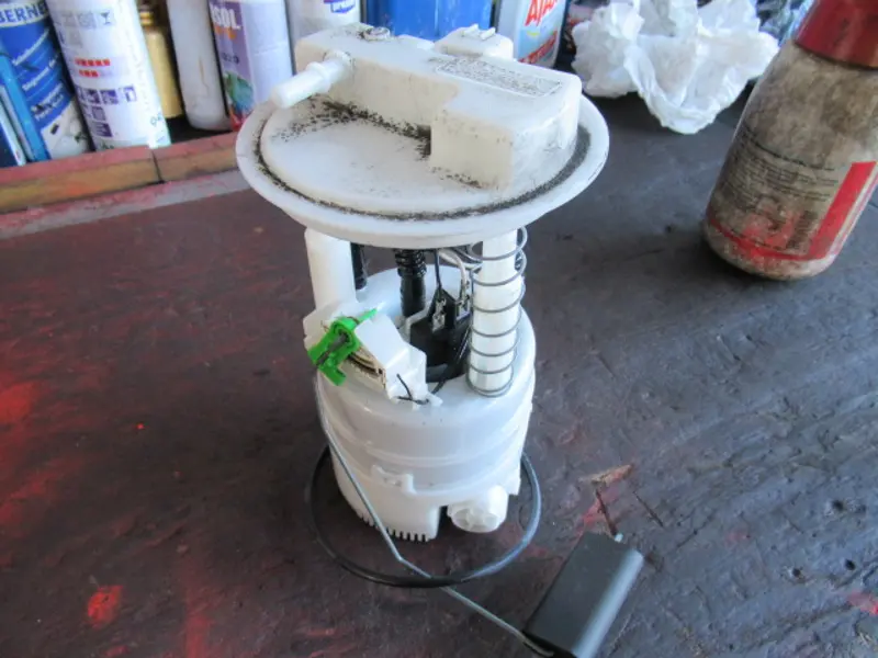 Pompe à essence électrique