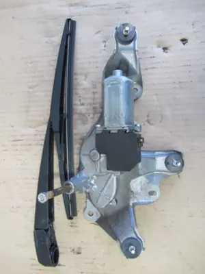 Wischermotor hinten