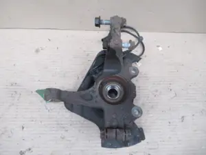 Achsschenkel vorne links