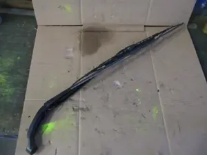 Wischerarm vorne rechts