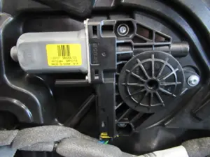 Fensterheber vorne links