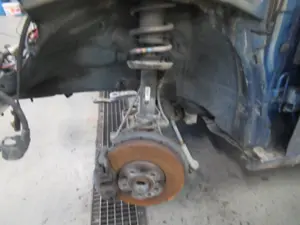 Achsschenkel vorne links