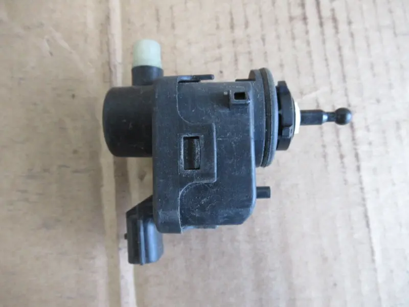 Moteur de réglage phare