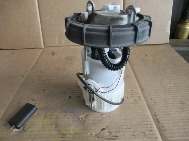 Pompe à essence électrique