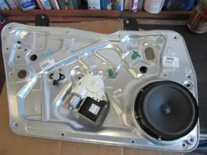 Lève-vitre avant gauche