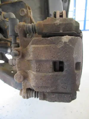 Bremszange vorne links