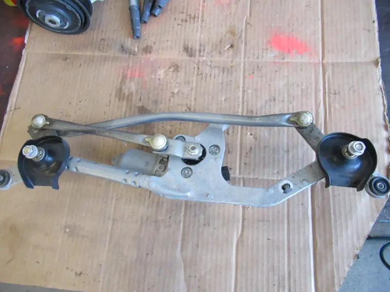Wischermotor vorne