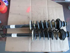 Stossdämpfer hinten