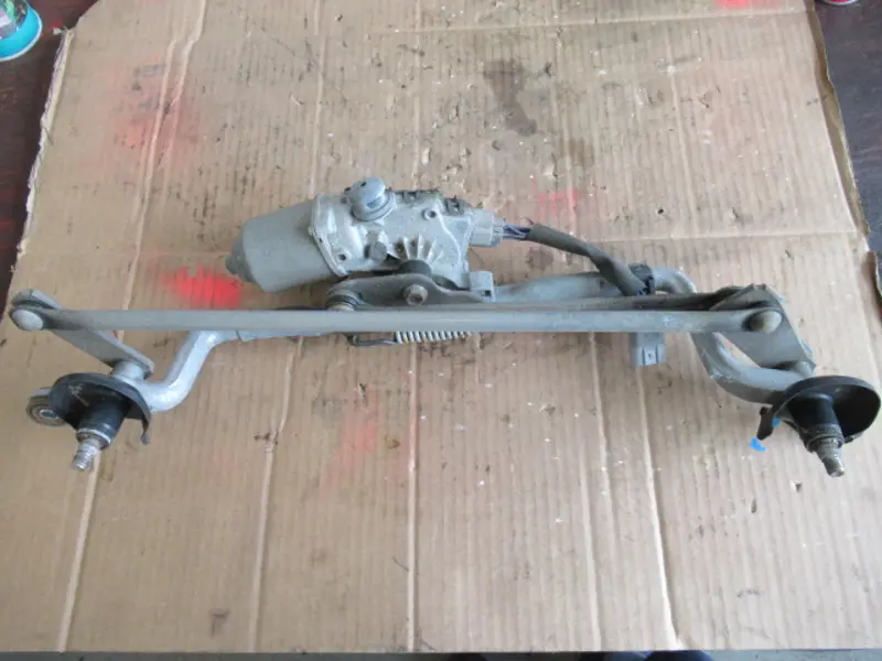Wischermotor vorne
