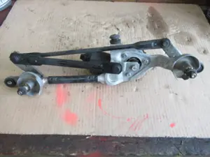 Wischergestänge vorne