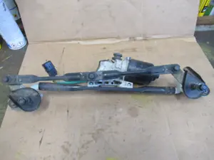 Wischergestänge vorne