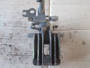 Étrier de frein arrière gauche