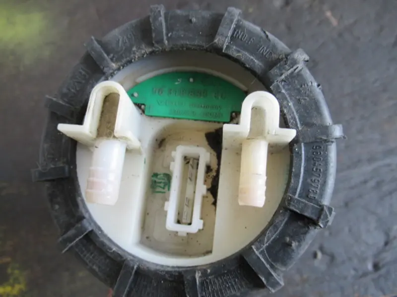 Pompe à essence électrique