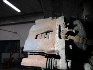 Bremszange hinten links