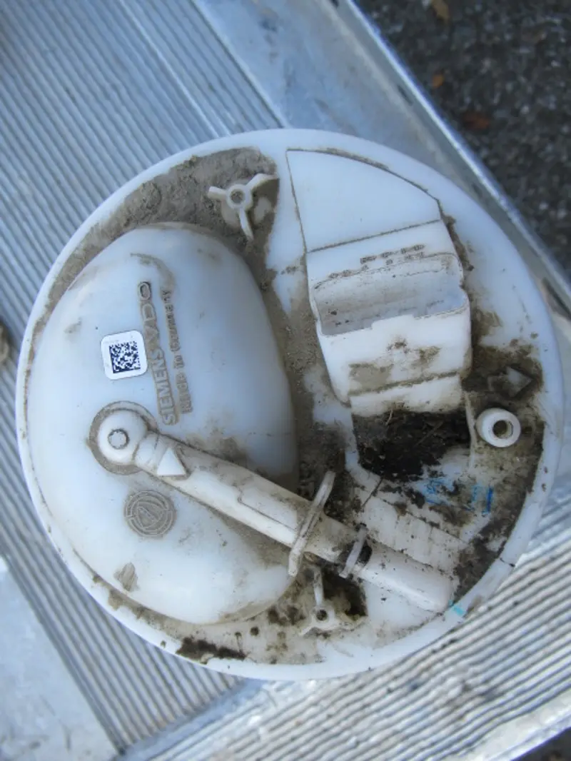 Pompe à essence électrique