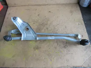 Wischergestänge vorne