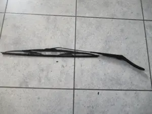 Wischerarm vorne rechts