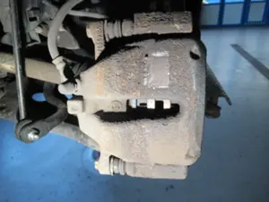 Bremszange vorne links