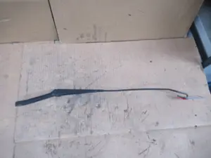 Wischerarm vorne rechts