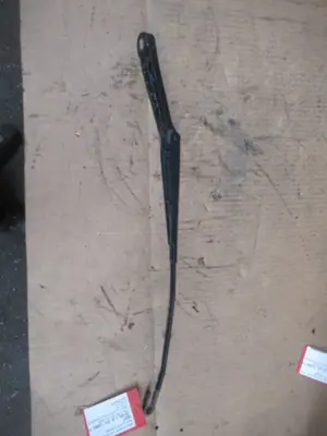 Wischerarm vorne links