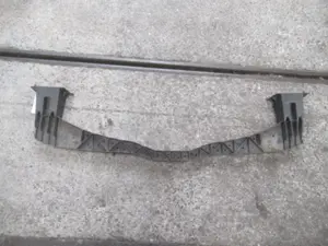 Stossstangenhalter vorne