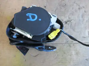 Prétensionneur avant