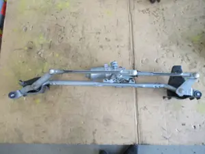 Wischergestänge vorne