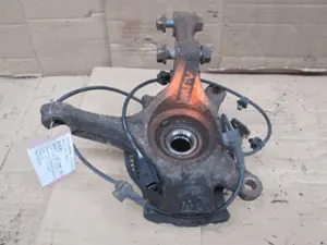 Achsschenkel vorne links