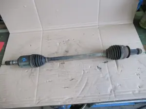 Arbre de transmission avant droit