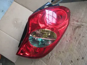 Feu arrière droit