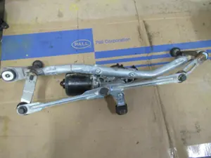 Wischergestänge vorne